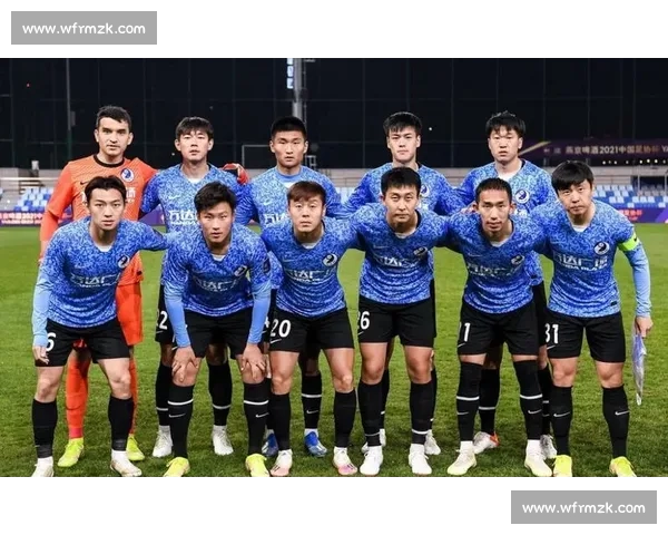 上港对阵大连焦点之战解析双方阵容走势与胜负关键前瞻赛季表现全面